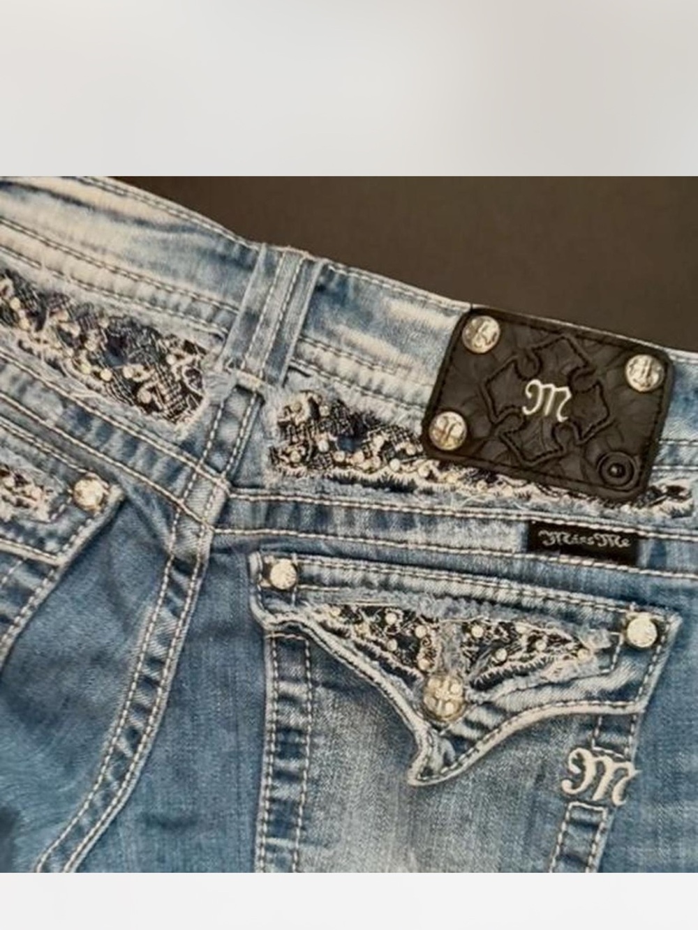 RARE VINTAGE Miss Me Women’s Light Blue Embroidered Jeans